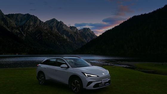 ARCFOX T5 in mountain country