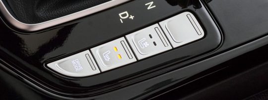 Changan Oshan X7 heated and ventilated seat controls