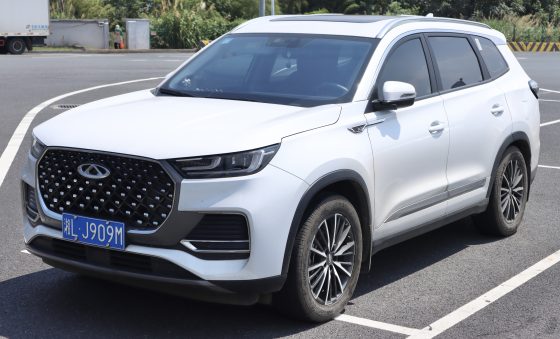Chery Tiggo 8 Pro, front three-quarter