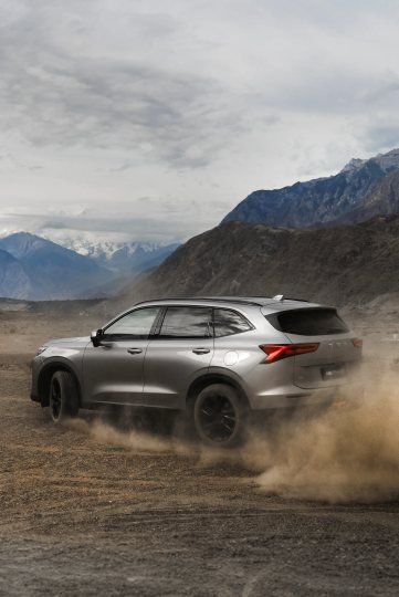 Haval H6 PHEV on the road
