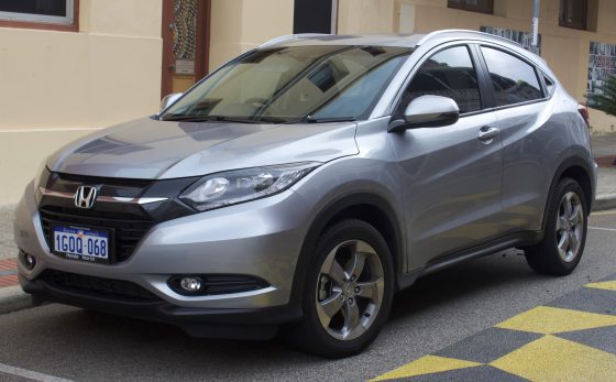 Honda Vezel (RU), front three-quarter — badged HR-V outside Japan