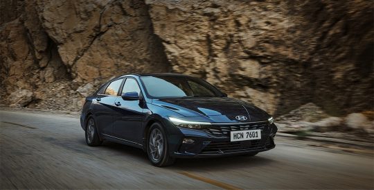 Hyundai Elantra Hybrid Blue, exterior