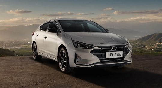 Hyundai Elantra 1.6 Special Edition interior detail