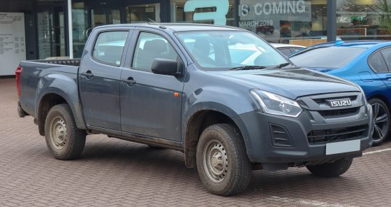 Isuzu D-Max double cab, front three-quarter