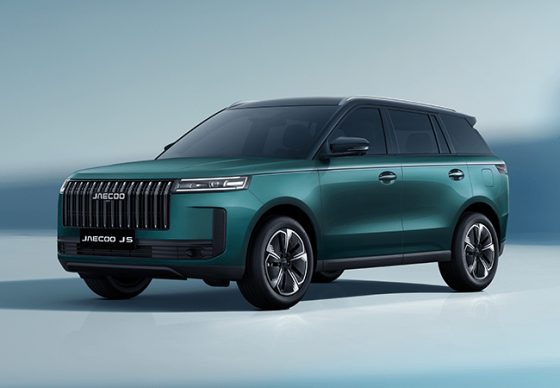JAECOO J5 in Eucalyptus Green