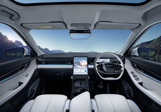 J5 dashboard and front cabin