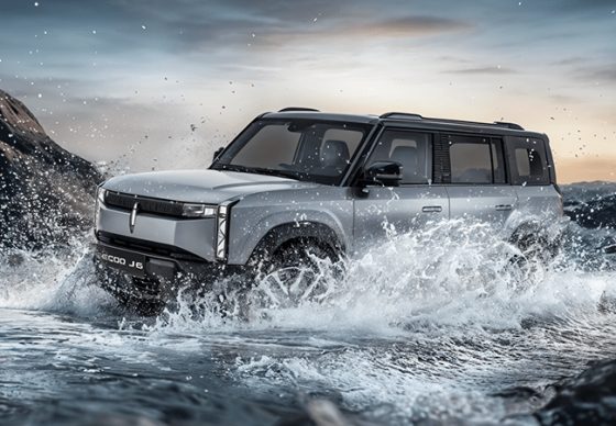 J6 driving through water