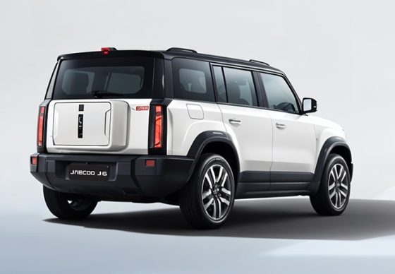 J6, rear, with the side-opening tailgate
