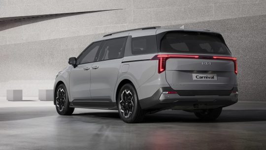 Kia Carnival performance