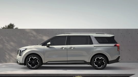 Kia Carnival colour range