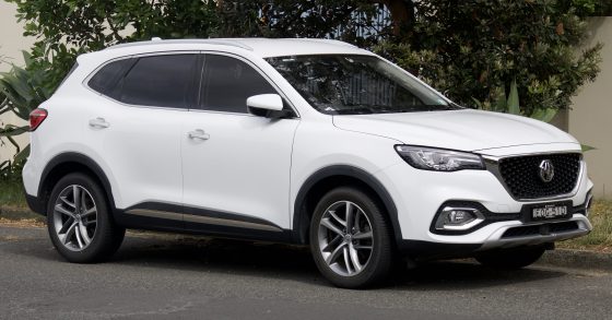 MG HS (first generation), front three-quarter