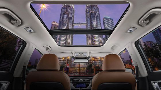 Proton X70 cabin under the panoramic sunroof