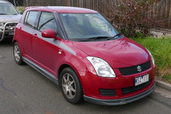 Suzuki Swift (RS415), front three-quarter