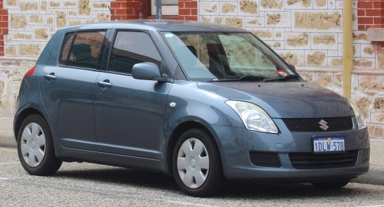 Suzuki Swift (RS415), side