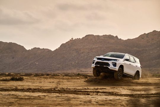 Toyota Fortuner off road