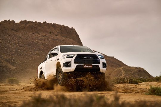 Toyota Hilux Revo off road
