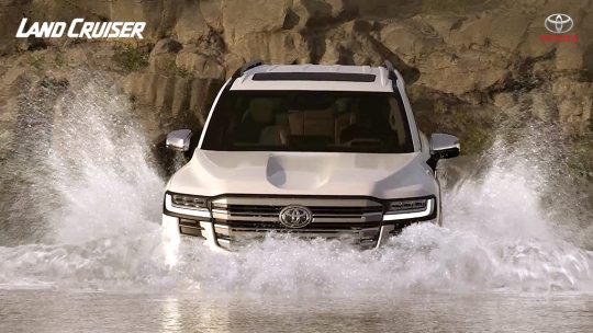 Toyota Land Cruiser 300 wading