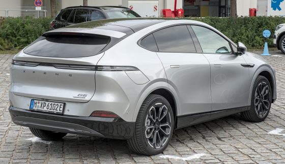 XPeng G6, front three-quarter